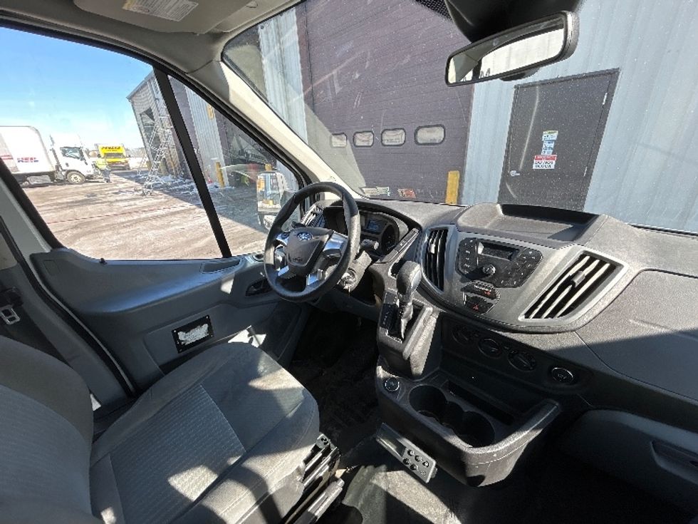 Refrigerated Truck-Light and Medium Duty Trucks-Ford-2019-Transit 250-Sterling-VA-80,159\n\t\tmiles-$ 30,750 - Image 19