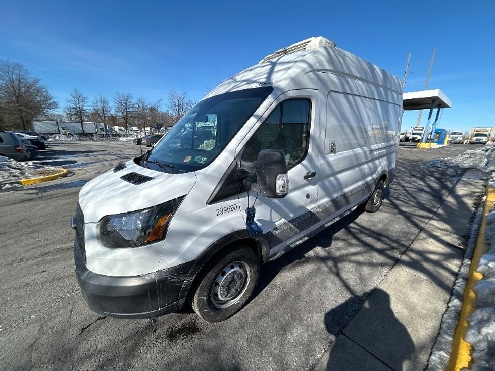 Refrigerated Truck-Light and Medium Duty Trucks-Ford-2019-Transit 250-Sterling-VA-80,159\n\t\tmiles-$ 30,750 - Image 3