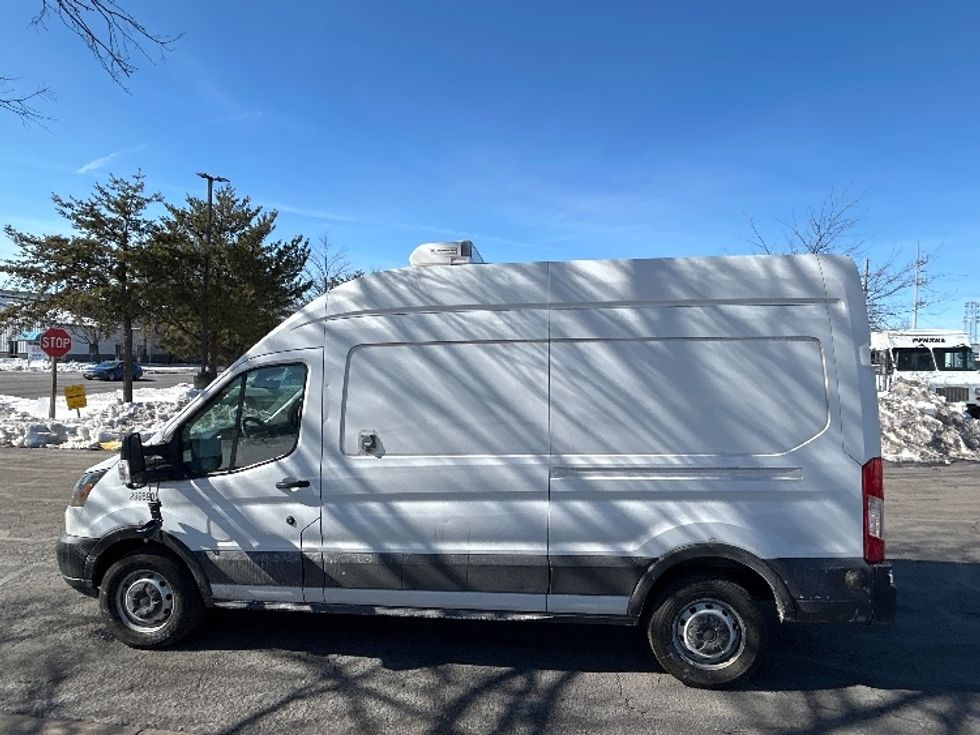 Refrigerated Truck-Light and Medium Duty Trucks-Ford-2019-Transit 250-Sterling-VA-80,159\n\t\tmiles-$ 30,750 - Image 4
