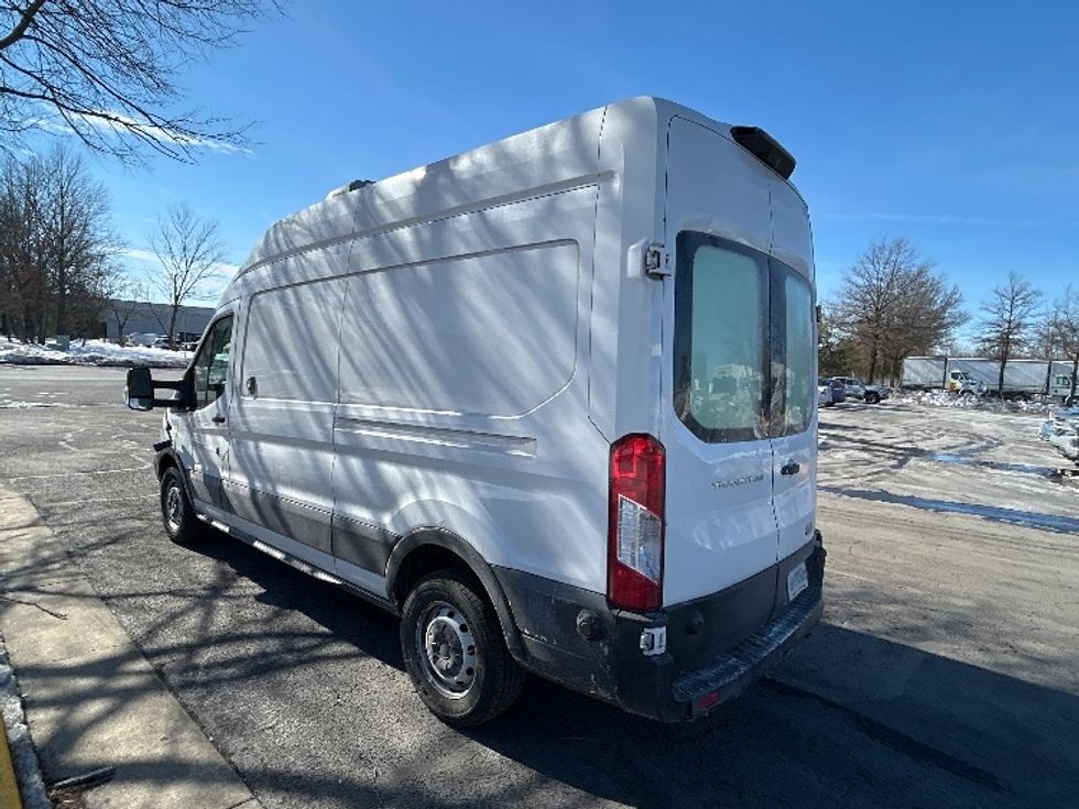 Refrigerated Truck-Light and Medium Duty Trucks-Ford-2019-Transit 250-Sterling-VA-80,159\n\t\tmiles-$ 30,750 - Image 5