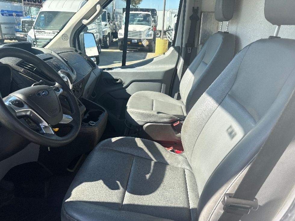 Refrigerated Truck-Light and Medium Duty Trucks-Ford-2019-Transit 350-Torrance-CA-120,845\n\t\tmiles-$ 30,750 - Image 17