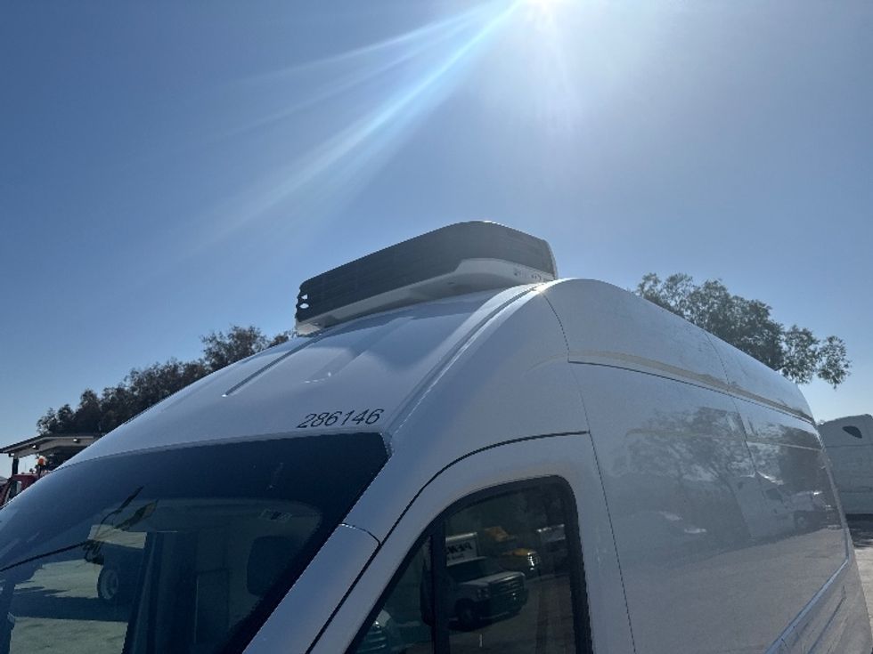 Refrigerated Truck-Light and Medium Duty Trucks-Ford-2019-Transit 350-Torrance-CA-120,845\n\t\tmiles-$ 30,750 - Image 26