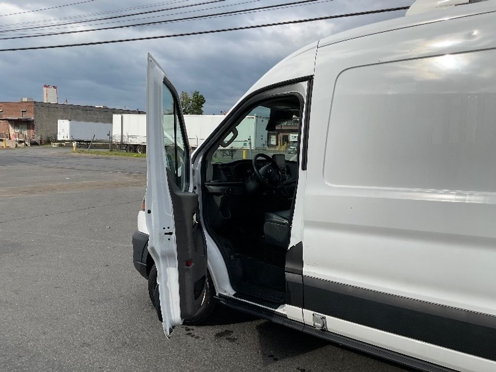 Refrigerated Truck-Light and Medium Duty Trucks-Ford-2020-Transit 250-Albany-NY-159,131\n\t\tmiles-$ 30,500 - Image 15
