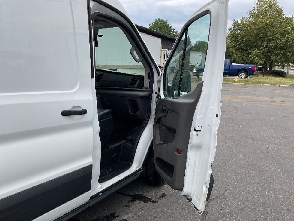 Refrigerated Truck-Light and Medium Duty Trucks-Ford-2020-Transit 250-Albany-NY-159,131\n\t\tmiles-$ 30,500 - Image 19