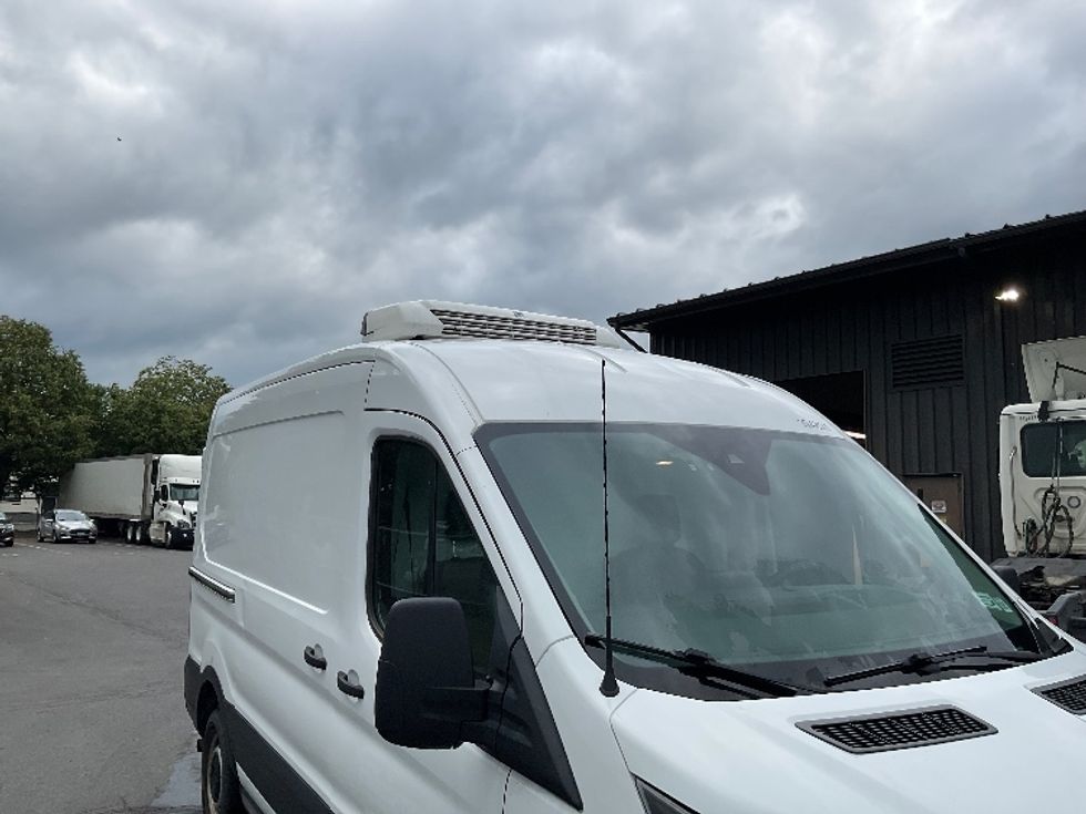Refrigerated Truck-Light and Medium Duty Trucks-Ford-2020-Transit 250-Albany-NY-159,131\n\t\tmiles-$ 30,500 - Image 24