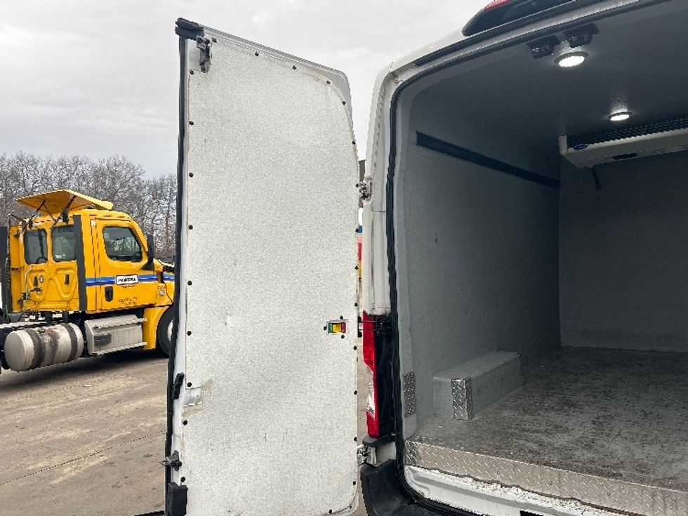 Refrigerated Truck-Light and Medium Duty Trucks-Ford-2020-Transit 250-Braintree-MA-122,955\n\t\tmiles-$ 26,250 - Image 11