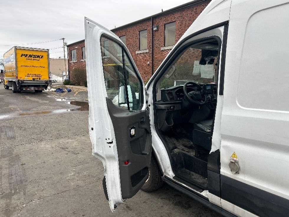 Refrigerated Truck-Light and Medium Duty Trucks-Ford-2020-Transit 250-Braintree-MA-122,955\n\t\tmiles-$ 26,250 - Image 16