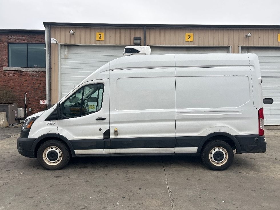 Refrigerated Truck-Light and Medium Duty Trucks-Ford-2020-Transit 250-Braintree-MA-122,955\n\t\tmiles-$ 26,250 - Image 4