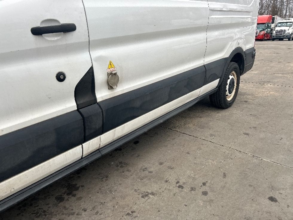 Refrigerated Truck-Light and Medium Duty Trucks-Ford-2020-Transit 250-Braintree-MA-122,955\n\t\tmiles-$ 26,250 - Image 5