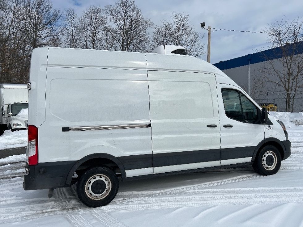 Refrigerated Truck-Light and Medium Duty Trucks-Ford-2020-Transit 250-Braintree-MA-84,277\n\t\tmiles-$ 29,250 - Image 14