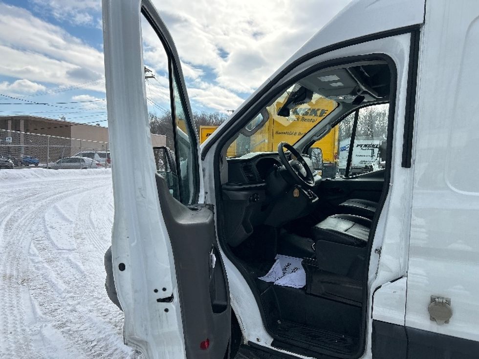 Refrigerated Truck-Light and Medium Duty Trucks-Ford-2020-Transit 250-Braintree-MA-84,277\n\t\tmiles-$ 29,250 - Image 15