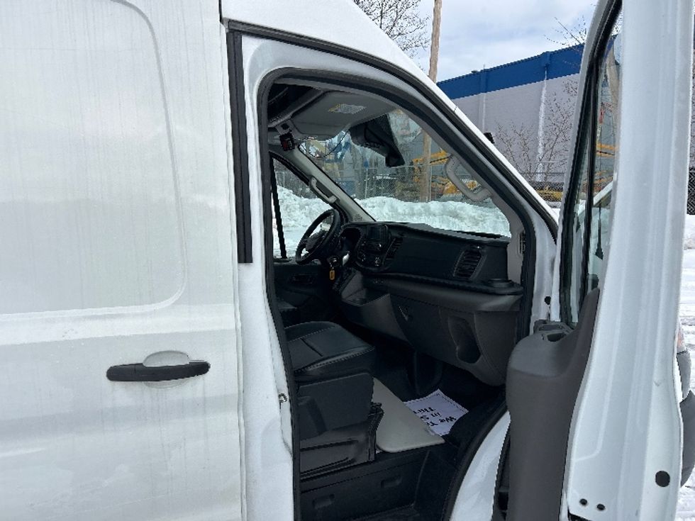 Refrigerated Truck-Light and Medium Duty Trucks-Ford-2020-Transit 250-Braintree-MA-84,277\n\t\tmiles-$ 29,250 - Image 19