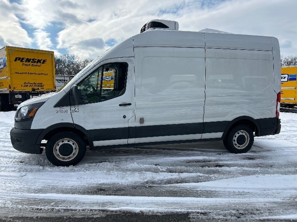 Refrigerated Truck-Light and Medium Duty Trucks-Ford-2020-Transit 250-Braintree-MA-84,277\n\t\tmiles-$ 29,250 - Image 4