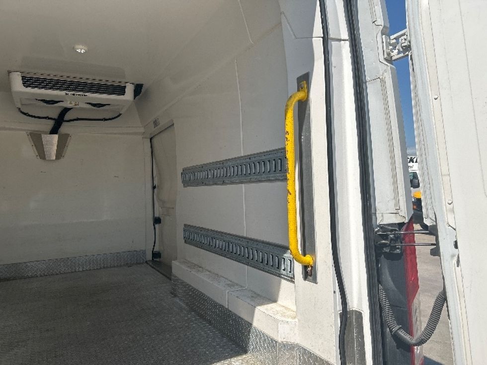 Refrigerated Truck-Light and Medium Duty Trucks-Ford-2020-Transit 250-Dallas-TX-136,613\n\t\tmiles-$ 26,000 - Image 10