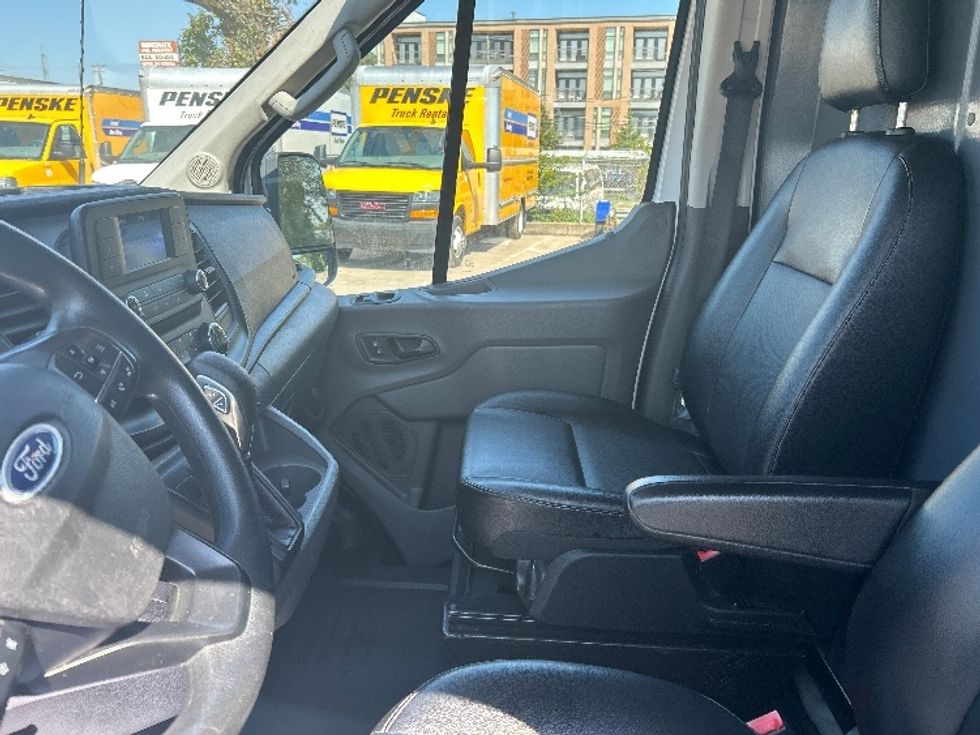 Refrigerated Truck-Light and Medium Duty Trucks-Ford-2020-Transit 250-Dallas-TX-136,613\n\t\tmiles-$ 26,000 - Image 15