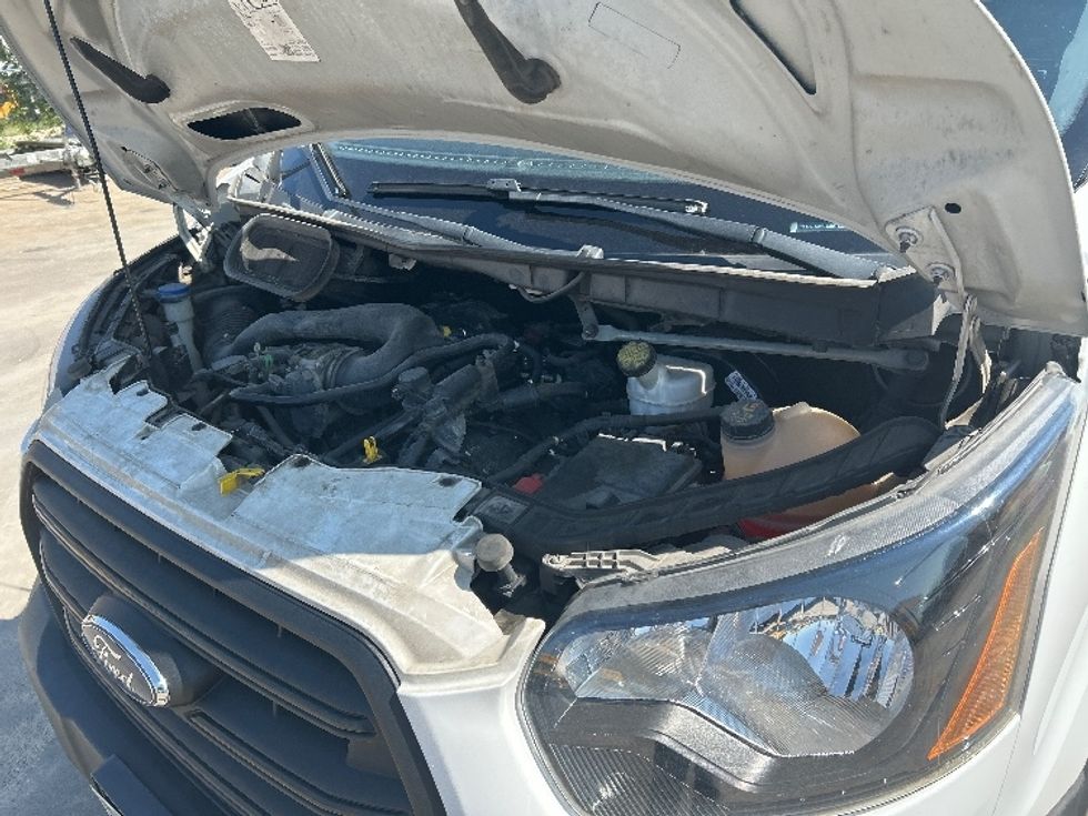 Refrigerated Truck-Light and Medium Duty Trucks-Ford-2020-Transit 250-Dallas-TX-136,613\n\t\tmiles-$ 26,000 - Image 20