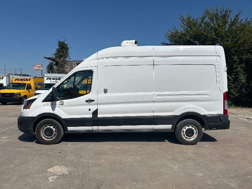 Refrigerated Truck-Light and Medium Duty Trucks-Ford-2020-Transit 250-Dallas-TX-136,613\n\t\tmiles-$ 26,000 - Image 4
