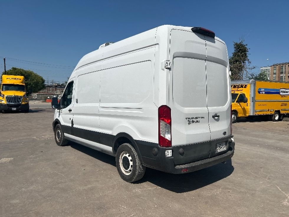 Refrigerated Truck-Light and Medium Duty Trucks-Ford-2020-Transit 250-Dallas-TX-136,613\n\t\tmiles-$ 26,000 - Image 5