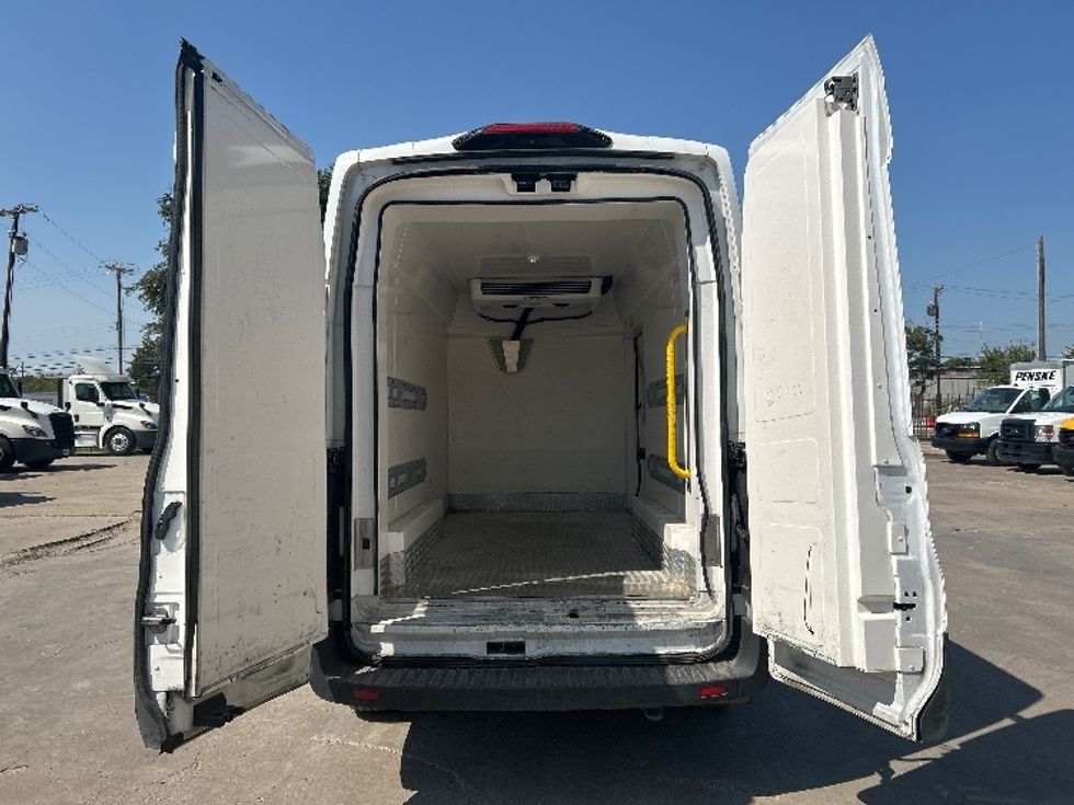 Refrigerated Truck-Light and Medium Duty Trucks-Ford-2020-Transit 250-Dallas-TX-136,613\n\t\tmiles-$ 26,000 - Image 7