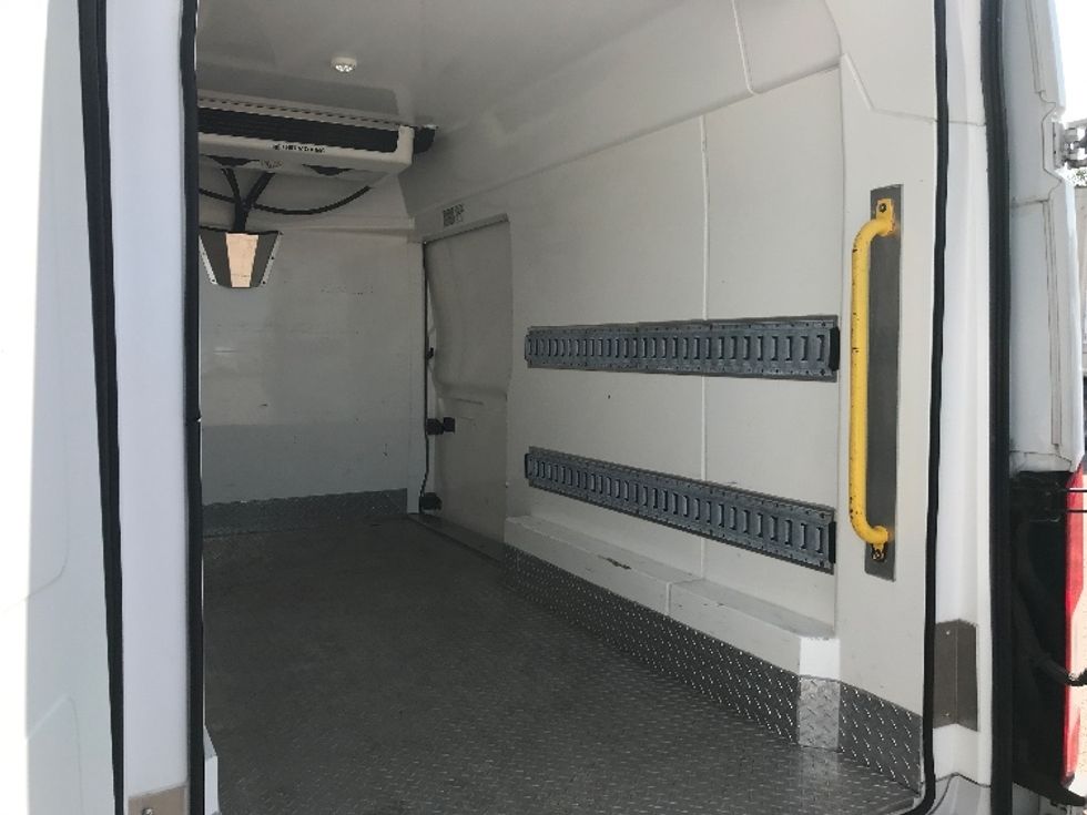 Refrigerated Truck-Light and Medium Duty Trucks-Ford-2020-Transit 250-Dallas-TX-137,892\n\t\tmiles-$ 25,750 - Image 11