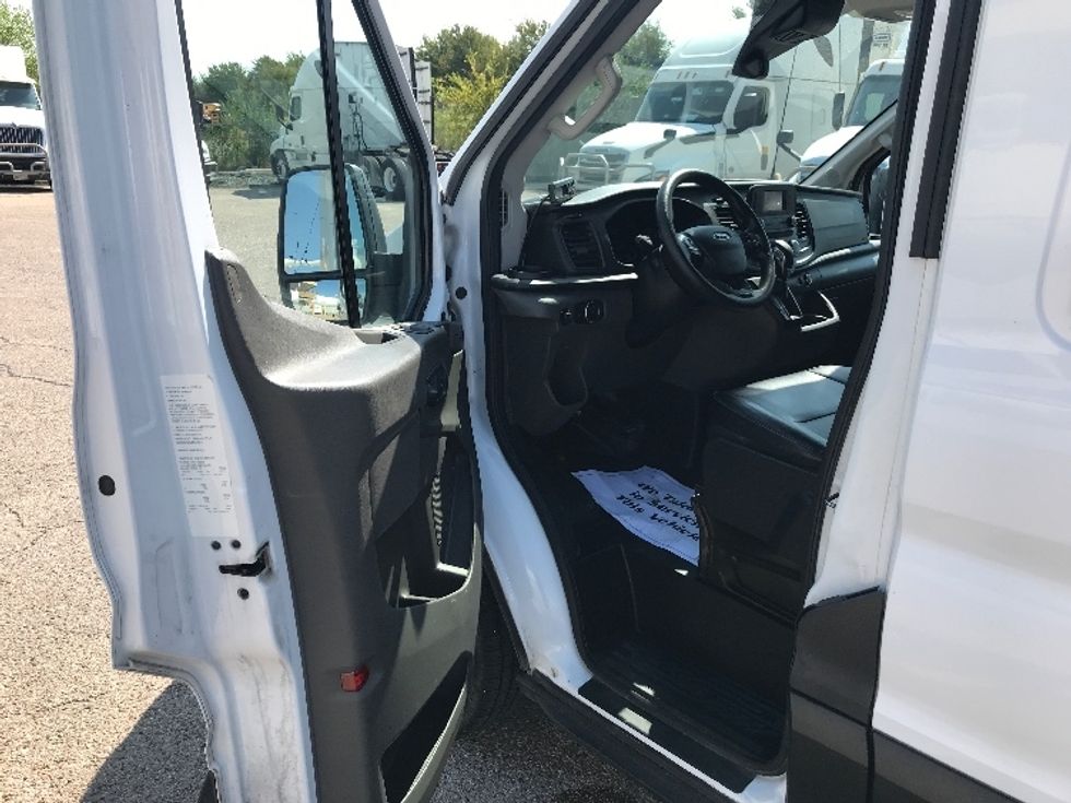 Refrigerated Truck-Light and Medium Duty Trucks-Ford-2020-Transit 250-Dallas-TX-137,892\n\t\tmiles-$ 25,750 - Image 15