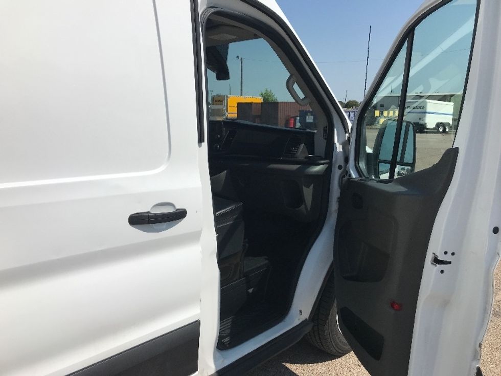 Refrigerated Truck-Light and Medium Duty Trucks-Ford-2020-Transit 250-Dallas-TX-137,892\n\t\tmiles-$ 25,750 - Image 19