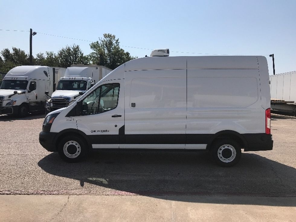Refrigerated Truck-Light and Medium Duty Trucks-Ford-2020-Transit 250-Dallas-TX-137,892\n\t\tmiles-$ 25,750 - Image 4