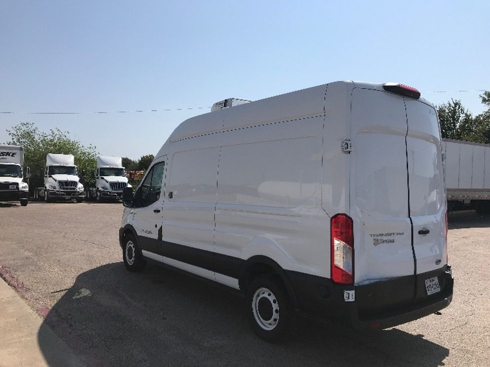 Refrigerated Truck-Light and Medium Duty Trucks-Ford-2020-Transit 250-Dallas-TX-137,892\n\t\tmiles-$ 25,750 - Image 6