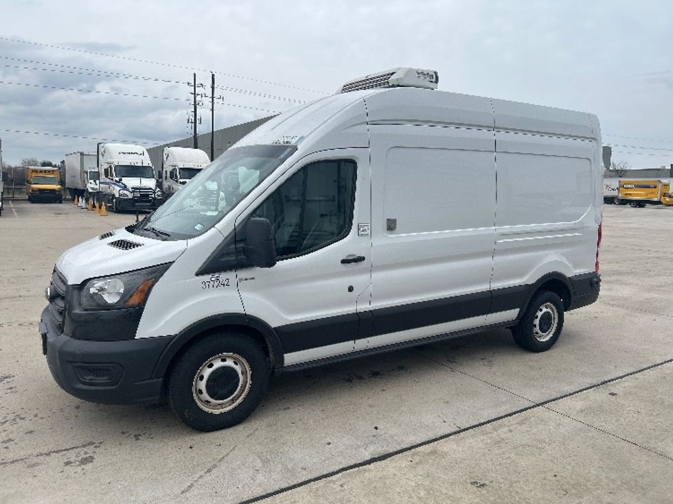 Refrigerated Truck-Light and Medium Duty Trucks-Ford-2020-Transit 250-Houston-TX-102,862\n\t\tmiles-$ 30,500 - Image 4