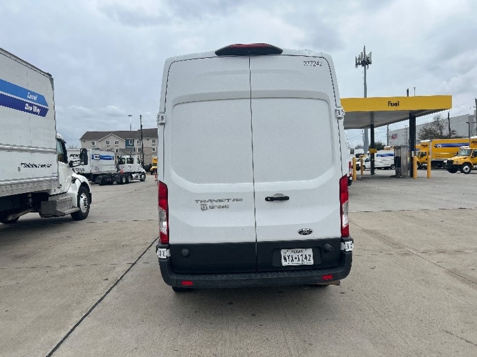 Refrigerated Truck-Light and Medium Duty Trucks-Ford-2020-Transit 250-Houston-TX-102,862\n\t\tmiles-$ 30,500 - Image 6