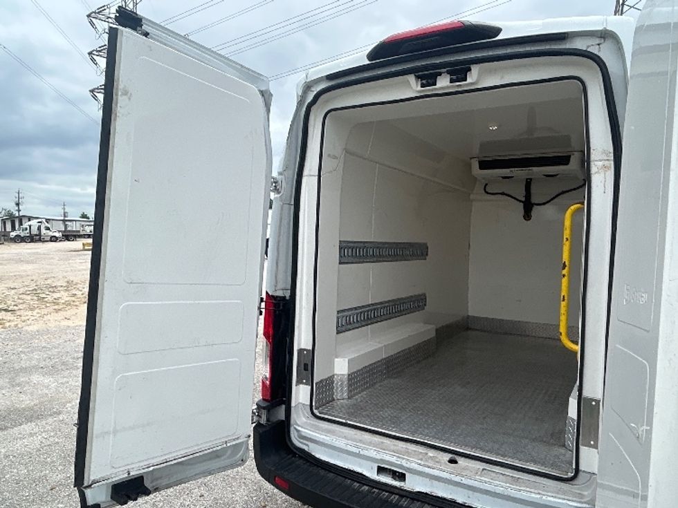 Refrigerated Truck-Light and Medium Duty Trucks-Ford-2020-Transit 250-Houston-TX-125,768\n\t\tmiles-$ 32,000 - Image 10