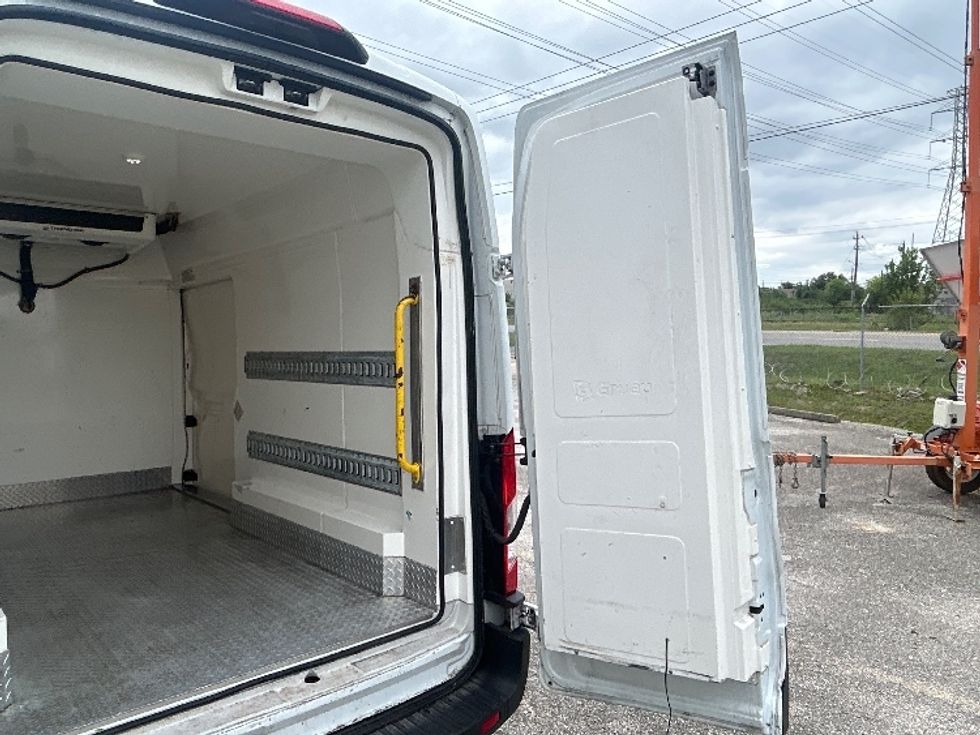 Refrigerated Truck-Light and Medium Duty Trucks-Ford-2020-Transit 250-Houston-TX-125,768\n\t\tmiles-$ 32,000 - Image 11