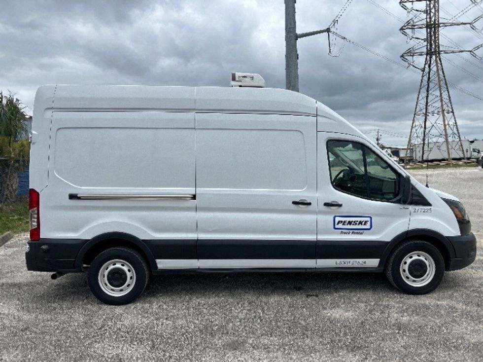 Refrigerated Truck-Light and Medium Duty Trucks-Ford-2020-Transit 250-Houston-TX-125,768\n\t\tmiles-$ 32,000 - Image 13