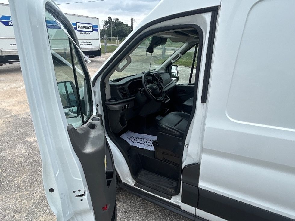 Refrigerated Truck-Light and Medium Duty Trucks-Ford-2020-Transit 250-Houston-TX-125,768\n\t\tmiles-$ 32,000 - Image 14