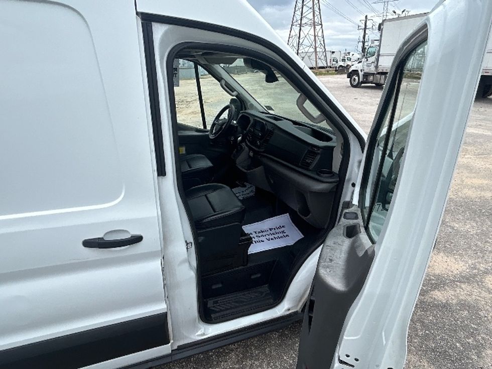 Refrigerated Truck-Light and Medium Duty Trucks-Ford-2020-Transit 250-Houston-TX-125,768\n\t\tmiles-$ 32,000 - Image 18