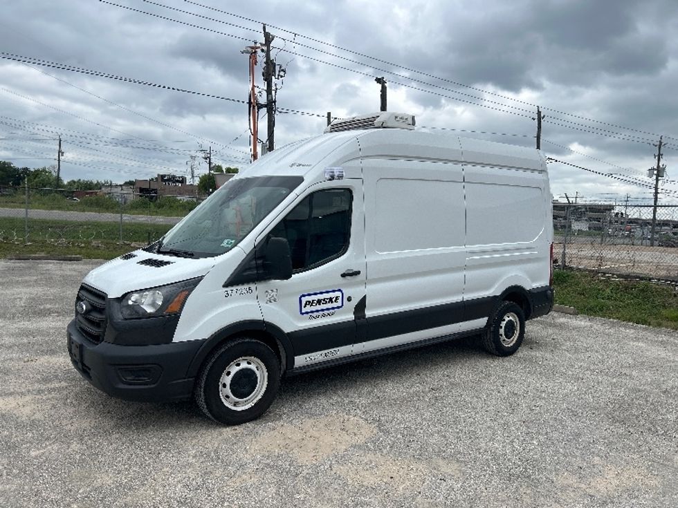Refrigerated Truck-Light and Medium Duty Trucks-Ford-2020-Transit 250-Houston-TX-125,768\n\t\tmiles-$ 32,000 - Image 3