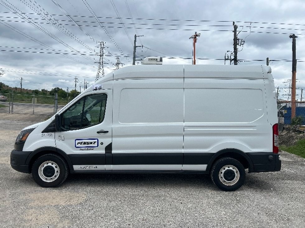 Refrigerated Truck-Light and Medium Duty Trucks-Ford-2020-Transit 250-Houston-TX-125,768\n\t\tmiles-$ 32,000 - Image 4