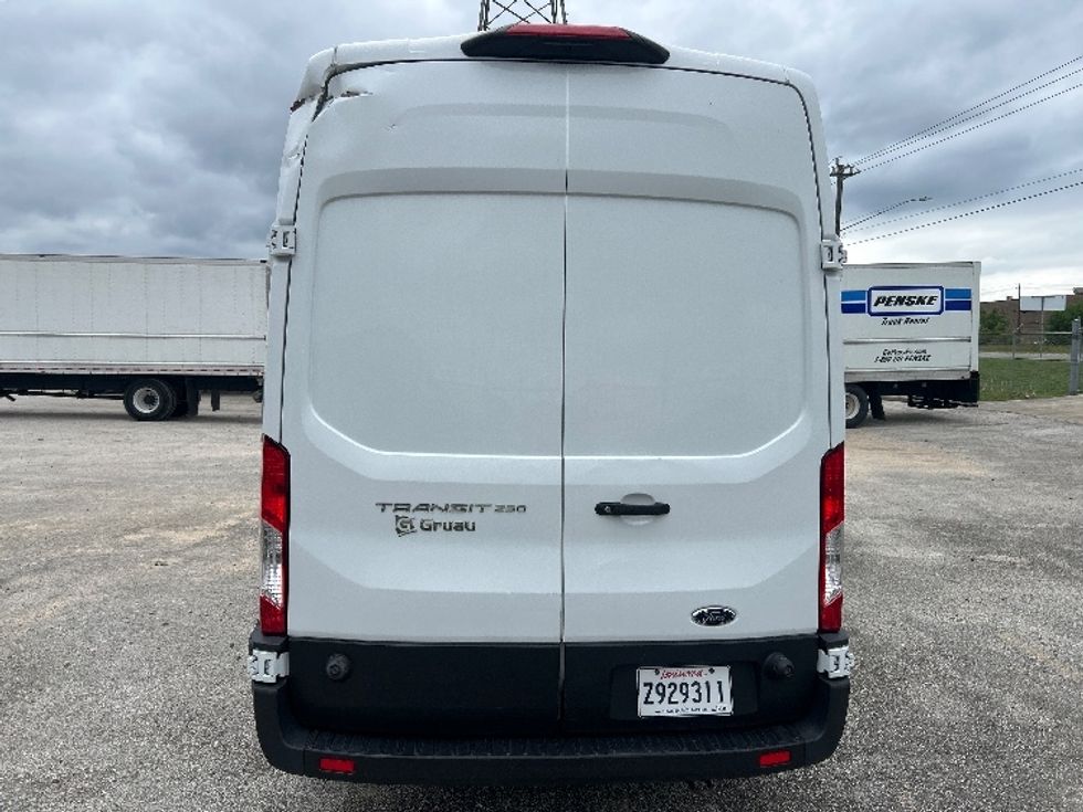 Refrigerated Truck-Light and Medium Duty Trucks-Ford-2020-Transit 250-Houston-TX-125,768\n\t\tmiles-$ 32,000 - Image 7