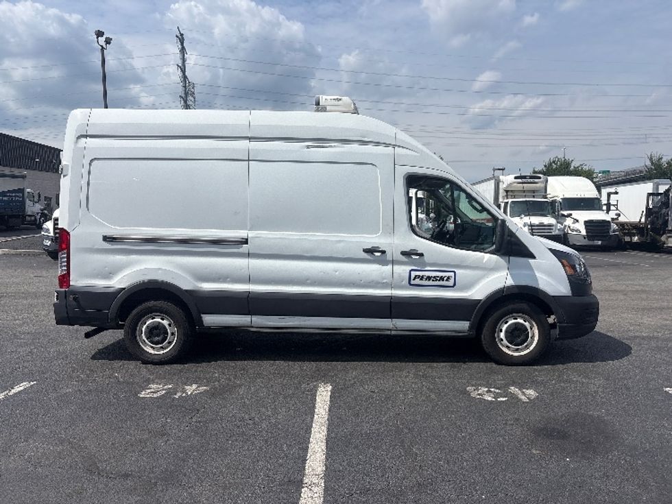 Refrigerated Truck-Light and Medium Duty Trucks-Ford-2020-Transit 250-Jamaica-NY-136,332\n\t\tmiles-$ 32,250 - Image 14