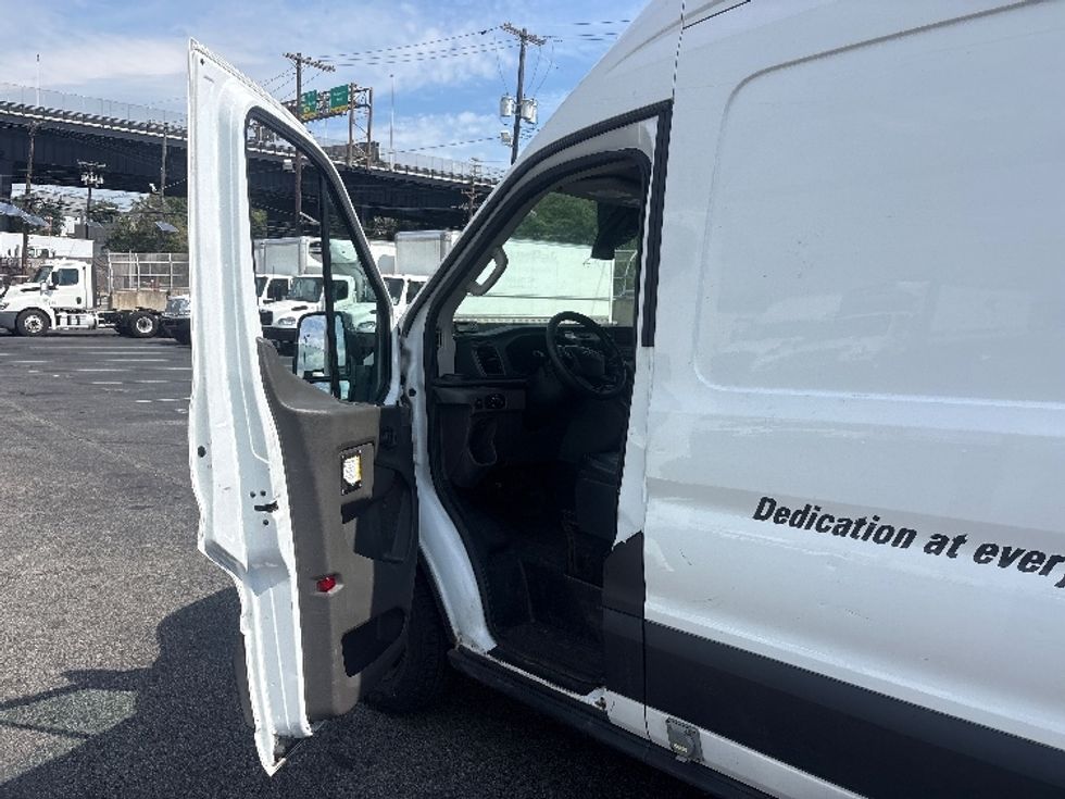 Refrigerated Truck-Light and Medium Duty Trucks-Ford-2020-Transit 250-Jamaica-NY-136,332\n\t\tmiles-$ 32,250 - Image 15