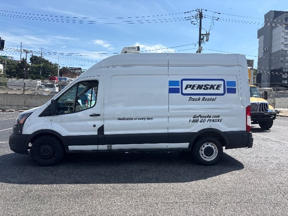 Refrigerated Truck-Light and Medium Duty Trucks-Ford-2020-Transit 250-Jamaica-NY-136,332\n\t\tmiles-$ 32,250 - Image 4