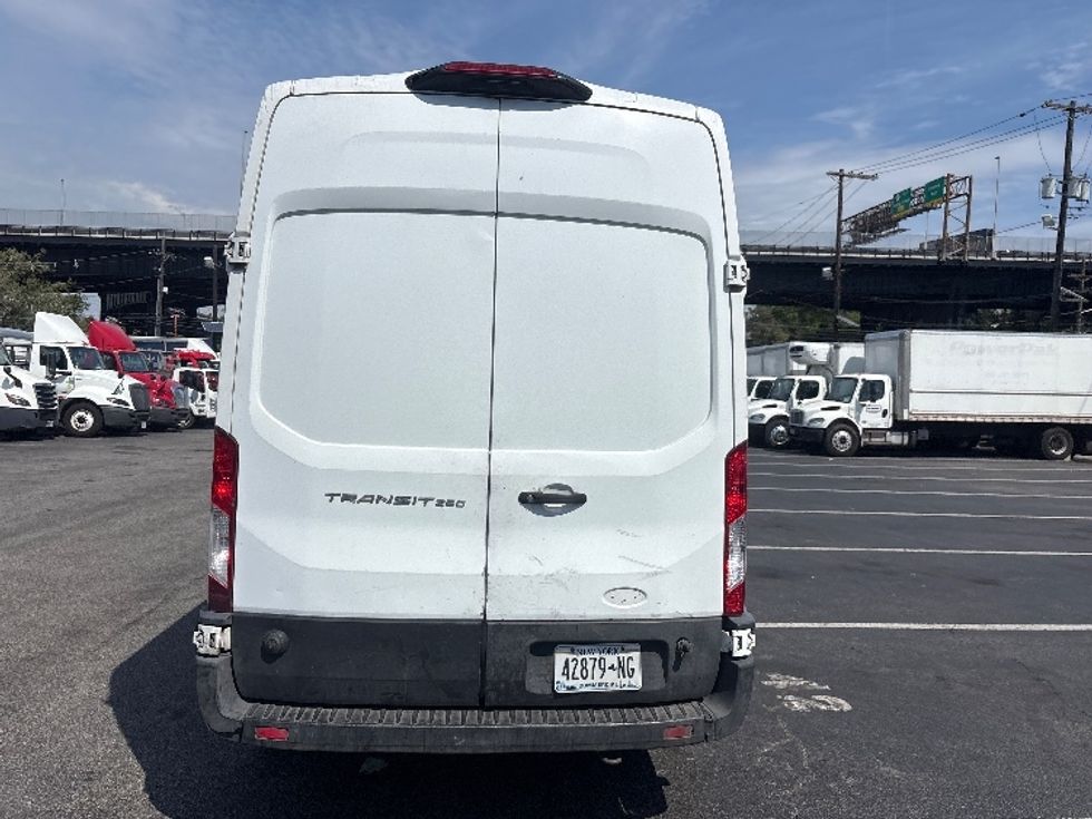 Refrigerated Truck-Light and Medium Duty Trucks-Ford-2020-Transit 250-Jamaica-NY-136,332\n\t\tmiles-$ 32,250 - Image 7