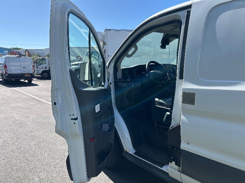 Refrigerated Truck-Light and Medium Duty Trucks-Ford-2020-Transit 250-La Mirada-CA-54,728\n\t\tmiles-$ 34,250 - Image 16