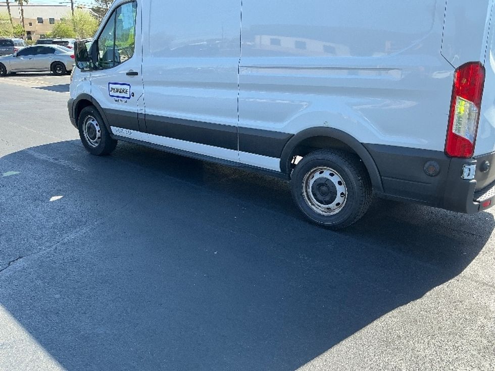 Refrigerated Truck-Light and Medium Duty Trucks-Ford-2020-Transit 250-Las Vegas-NV-115,463\n\t\tmiles-$ 33,000 - Image 5
