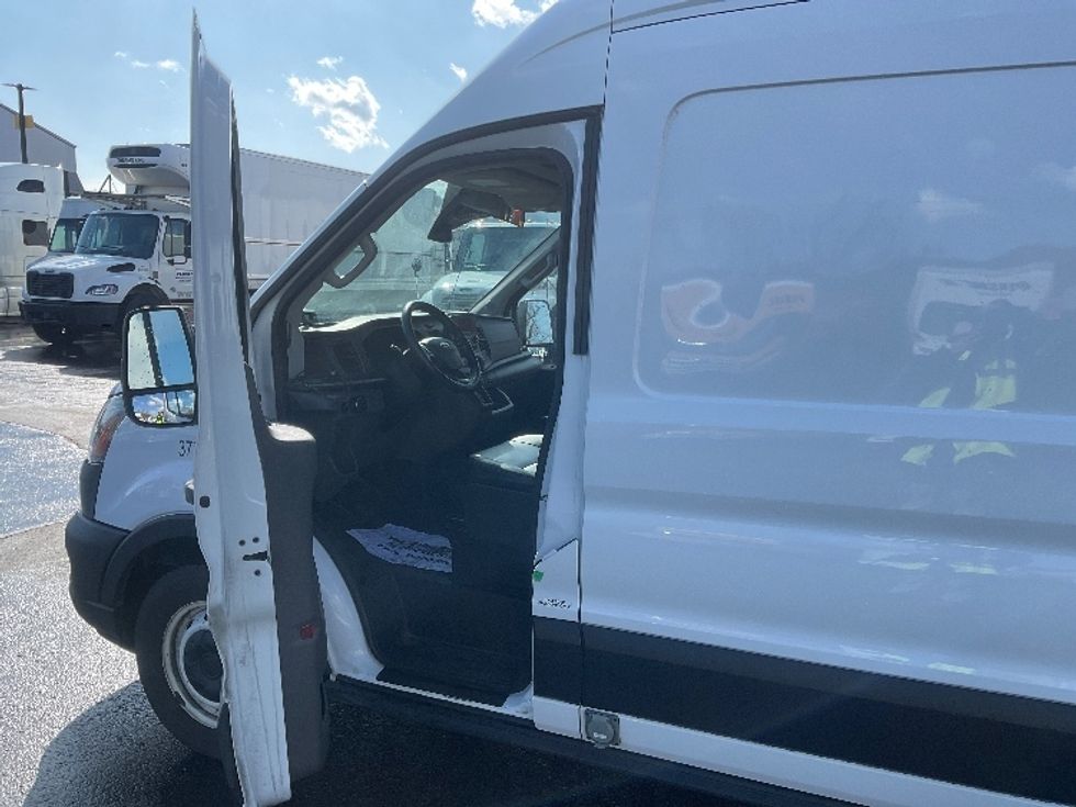 Refrigerated Truck-Light and Medium Duty Trucks-Ford-2020-Transit 250-Pittsburgh-PA-92,441\n\t\tmiles-$ 28,500 - Image 16