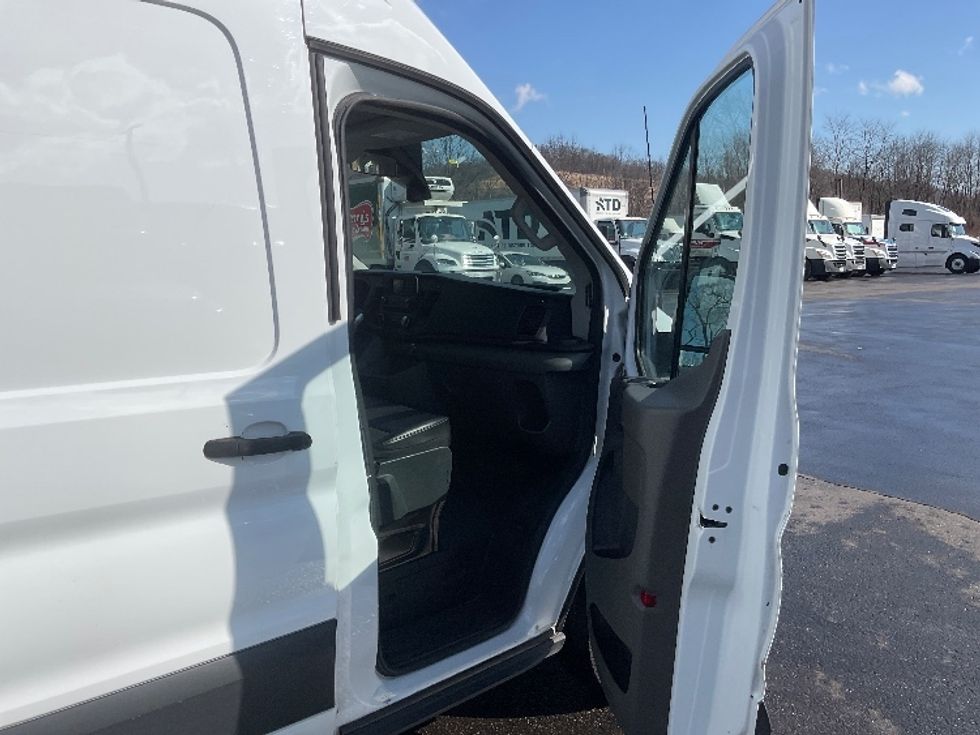 Refrigerated Truck-Light and Medium Duty Trucks-Ford-2020-Transit 250-Pittsburgh-PA-92,441\n\t\tmiles-$ 28,500 - Image 20