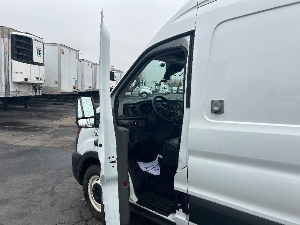 Refrigerated Truck-Light and Medium Duty Trucks-Ford-2020-Transit 250-Sturtevant-WI-86,939\n\t\tmiles-$ 29,000 - Image 16