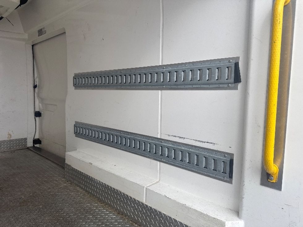 Refrigerated Truck-Light and Medium Duty Trucks-Ford-2020-Transit 250-Zanesville-OH-159,038\n\t\tmiles-$ 19,750 - Image 12