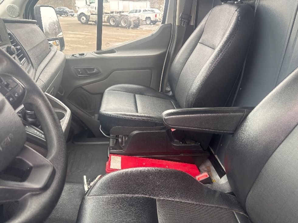 Refrigerated Truck-Light and Medium Duty Trucks-Ford-2020-Transit 250-Zanesville-OH-159,038\n\t\tmiles-$ 19,750 - Image 19