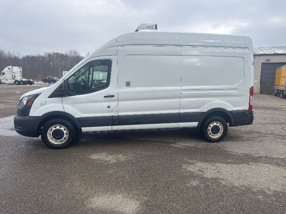 Refrigerated Truck-Light and Medium Duty Trucks-Ford-2020-Transit 250-Zanesville-OH-159,038\n\t\tmiles-$ 19,750 - Image 4